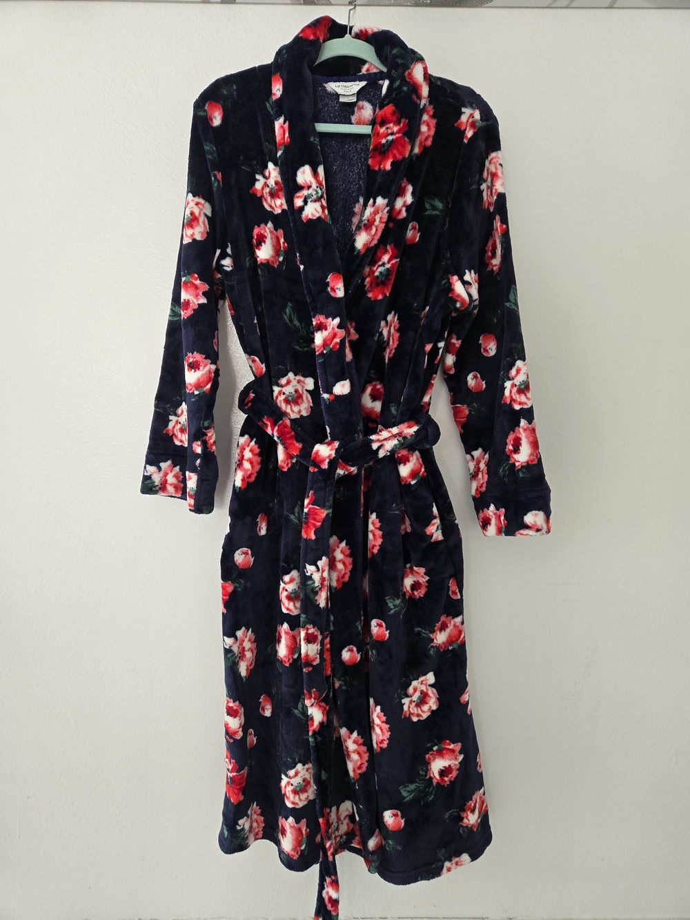 Liz Claiborne Navy Floral Plush Robe with Red and White Flowers